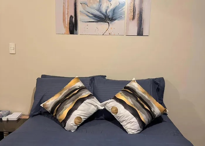 Modern 1br One Uptown Walk To Uptownmall شقة مانيلا
